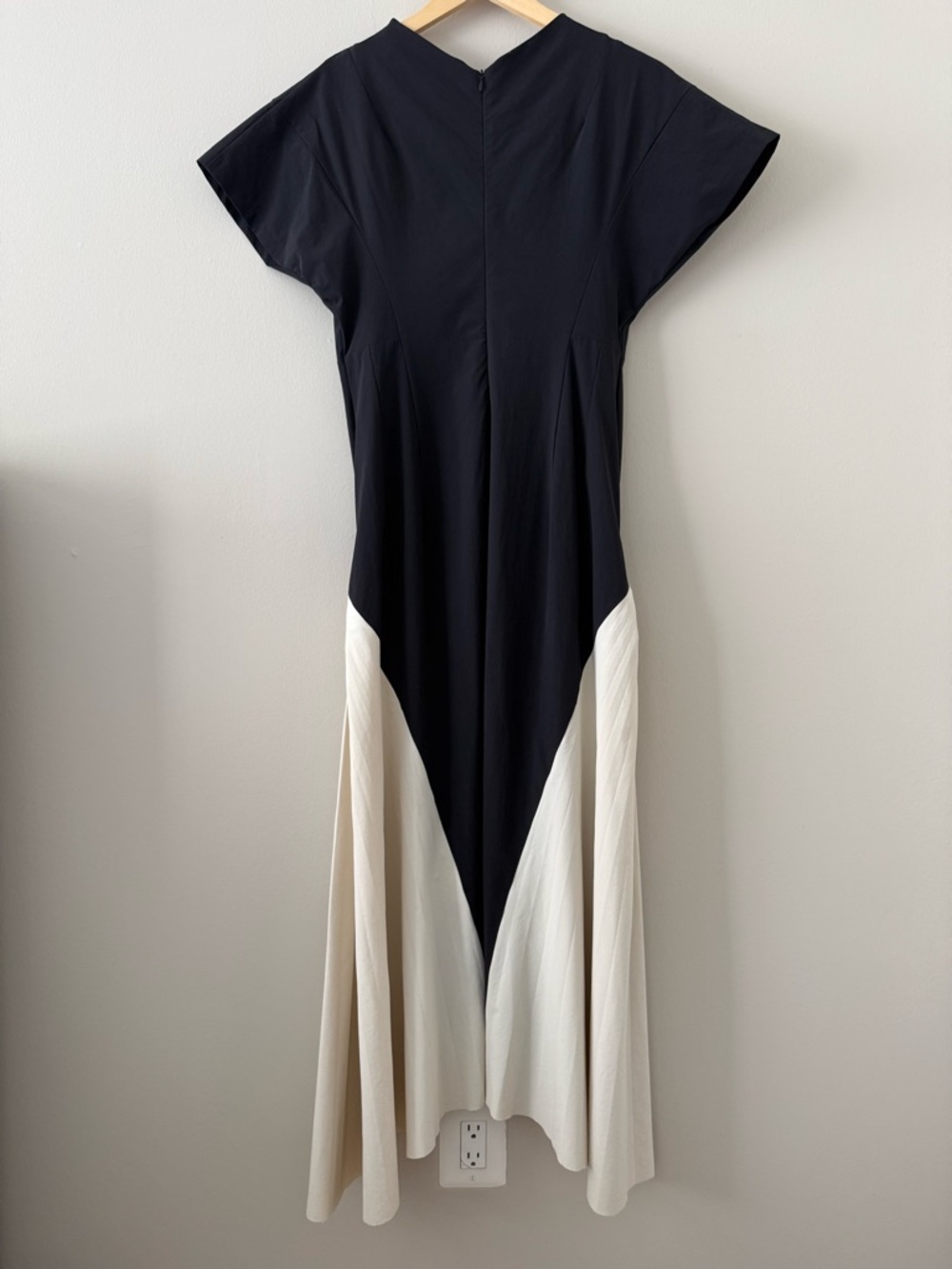 A.W.A.K.E. Mode - Sculptural Contrast Midi Dress - Black & Ivory - Picture 9 of 14